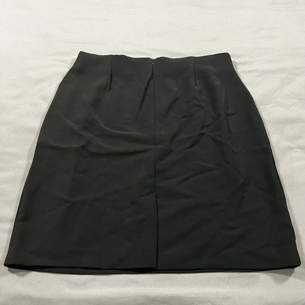 Vintage Women's‎ Savion Black Mid-length Skirt Size 12 Pleated Zip Up Back Slit